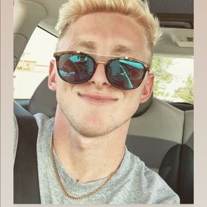 Meet your Posher, Eli